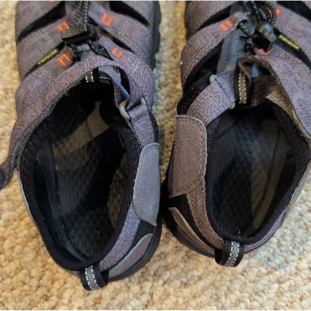 KEEN Newport H2 Sandals Youth Size 6 Gray Black Trail Hiking Outdoors